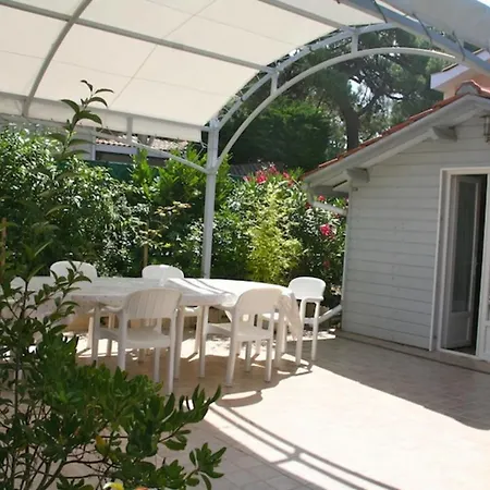Holiday home Comfortable House With Garden In Central Beach Location
