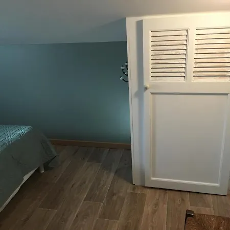 Holiday home Comfortable House With Garden In Central Beach Location *