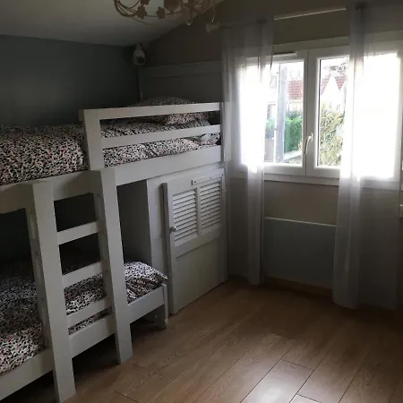 Comfortable House With Garden In Central Beach Location Holiday home