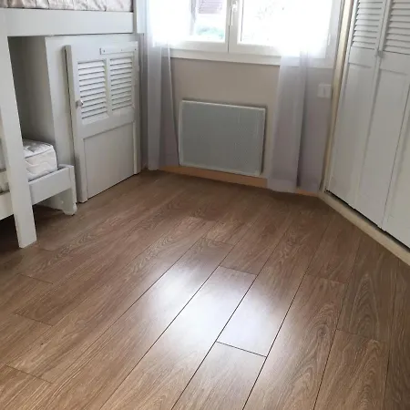 Comfortable House With Garden In Central Beach Location *