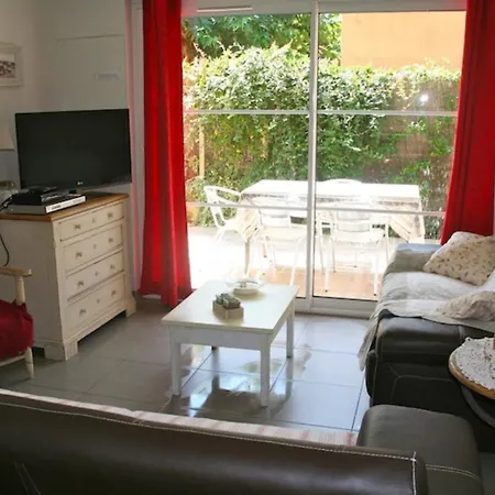 Holiday home Comfortable House With Garden In Central Beach Location